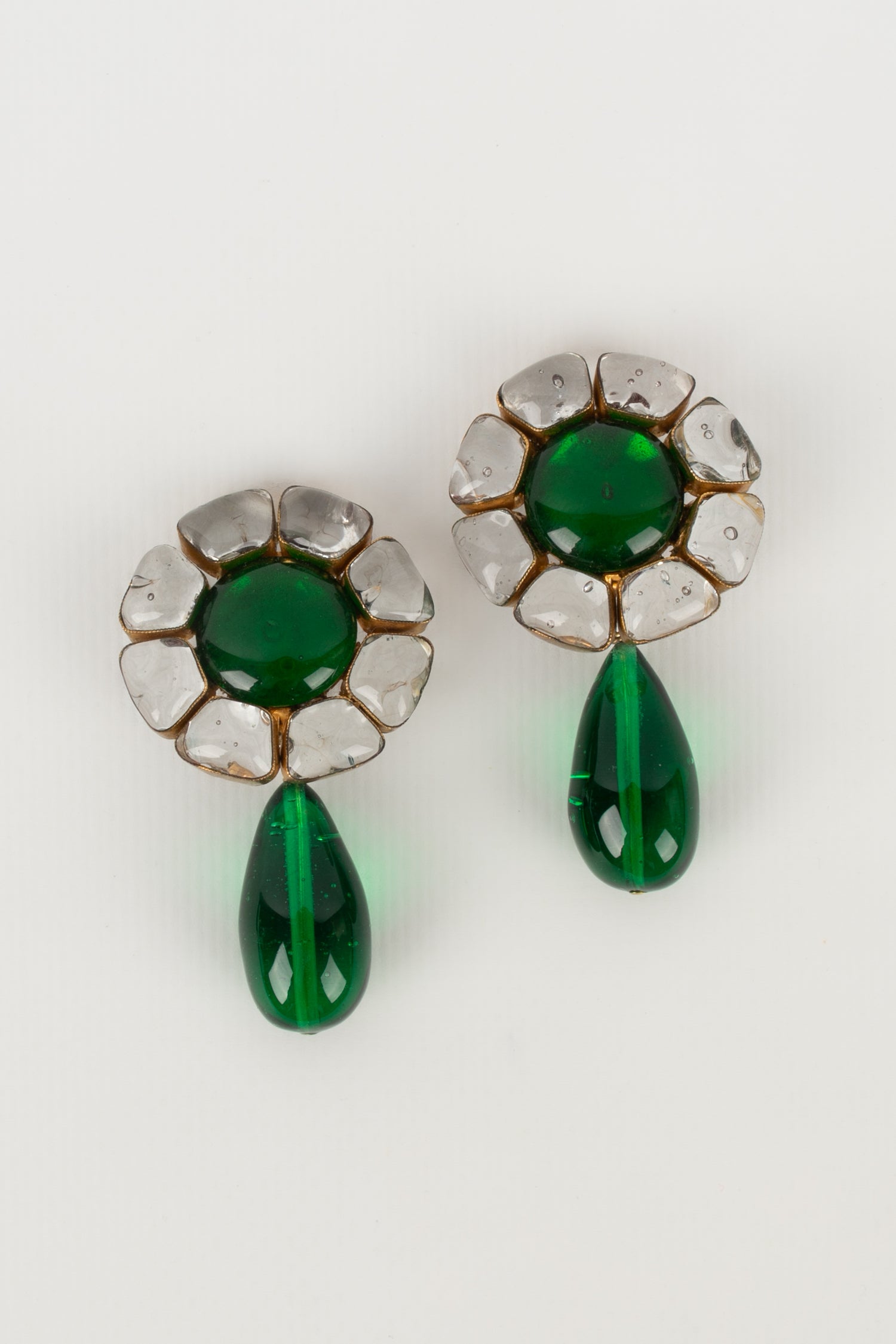 Boucles d'oreilles en pâte de verre Chanel