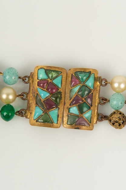 Collier ancien en pâte de verre