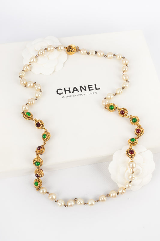 Collier de perles Chanel