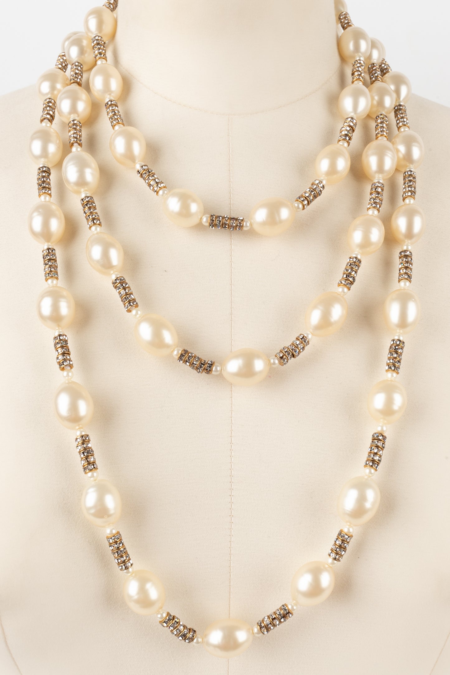 Collier de perles nacrées Chanel 1990s