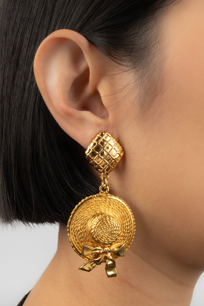 Boucles d'oreilles dorées Chanel 