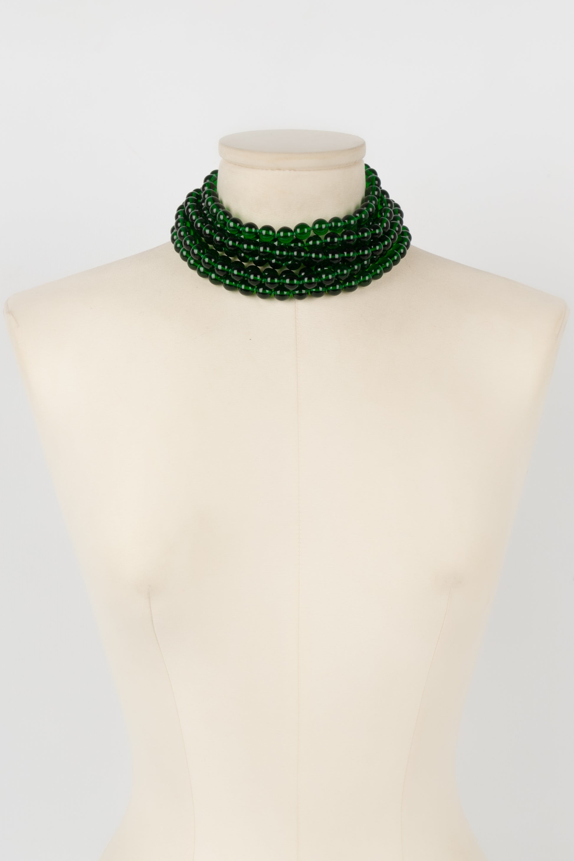 Collier de perles vertes Chanel