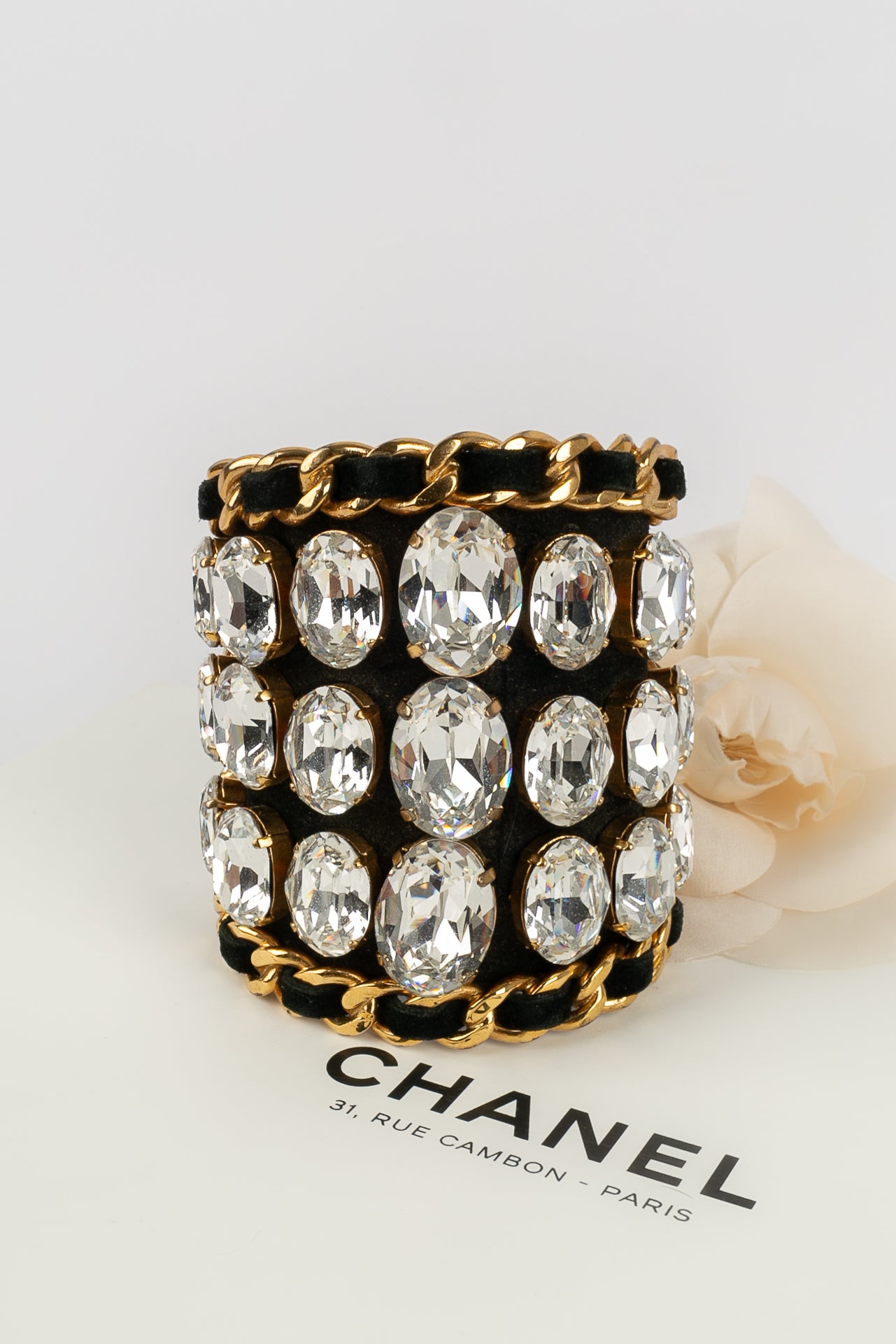 Chanel 13B CC Pearl Bracelet ○ Labellov ○ Buy and Sell Authentic