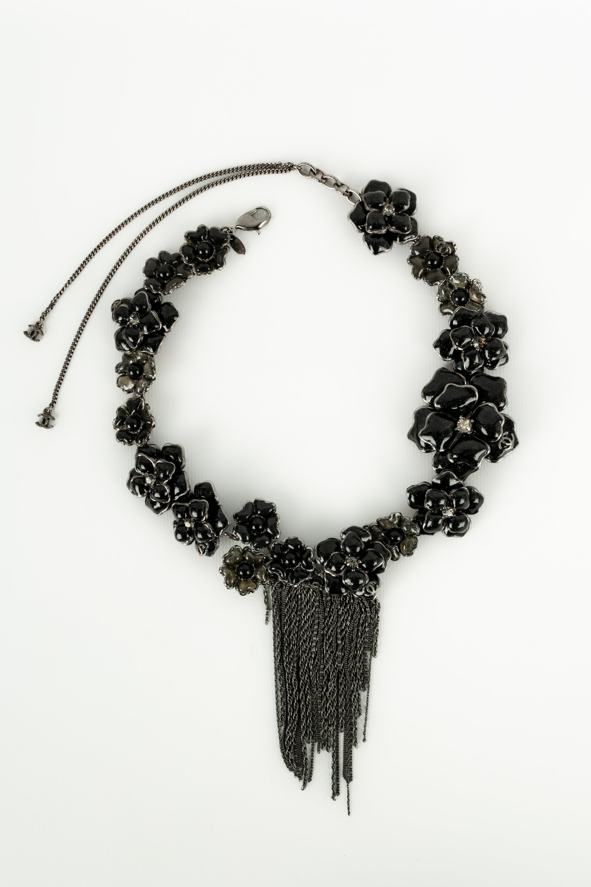 Collier camélia Chanel 