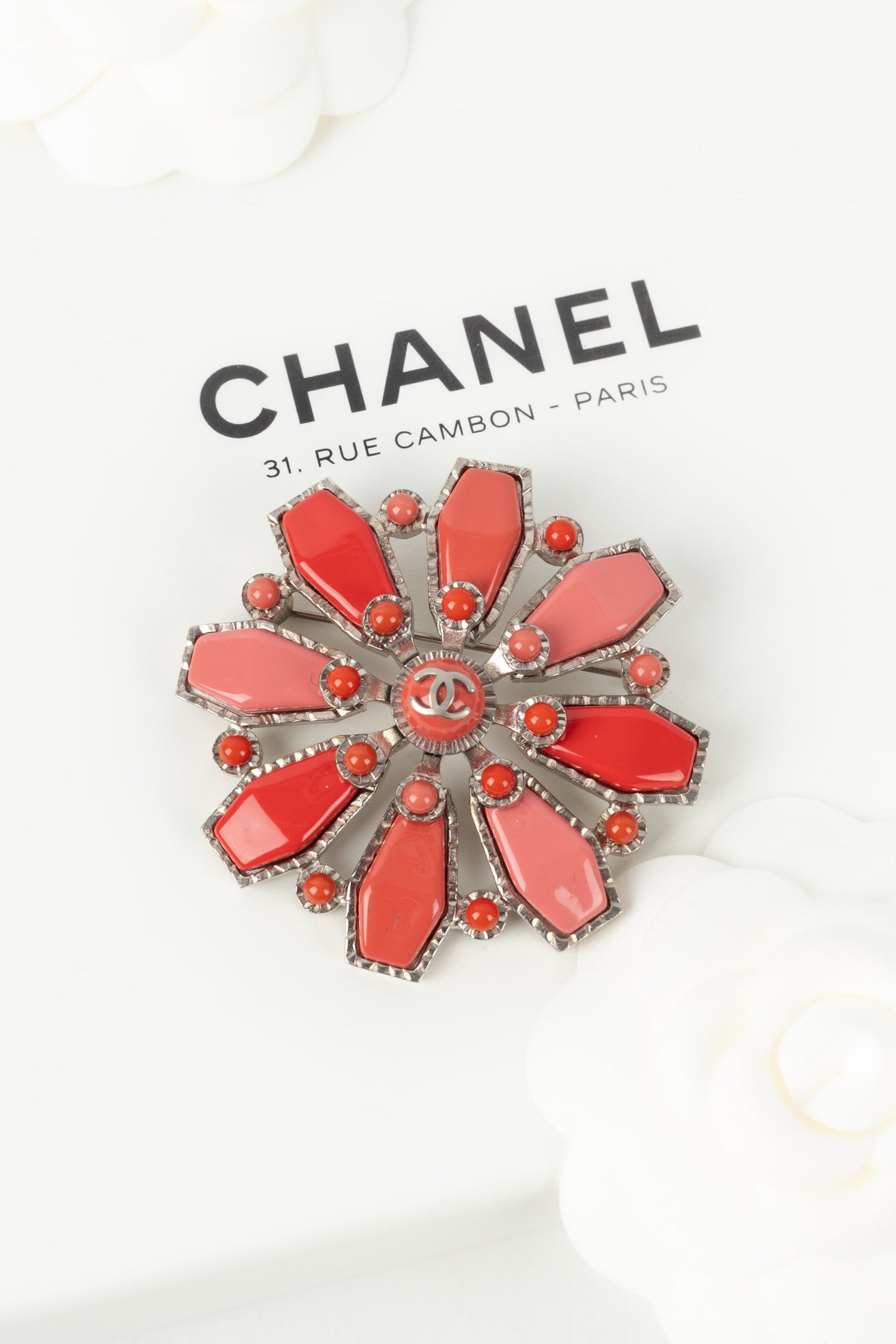 Broche pendentif Chanel 2004