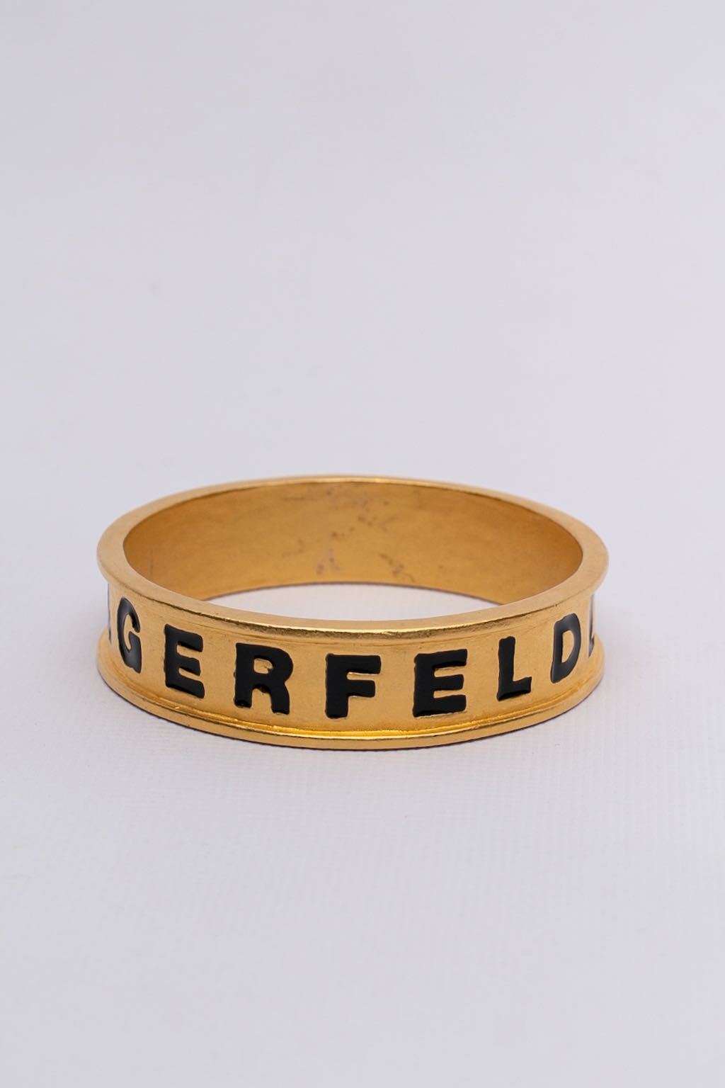 Paire de bracelets dorés Karl Lagerfeld