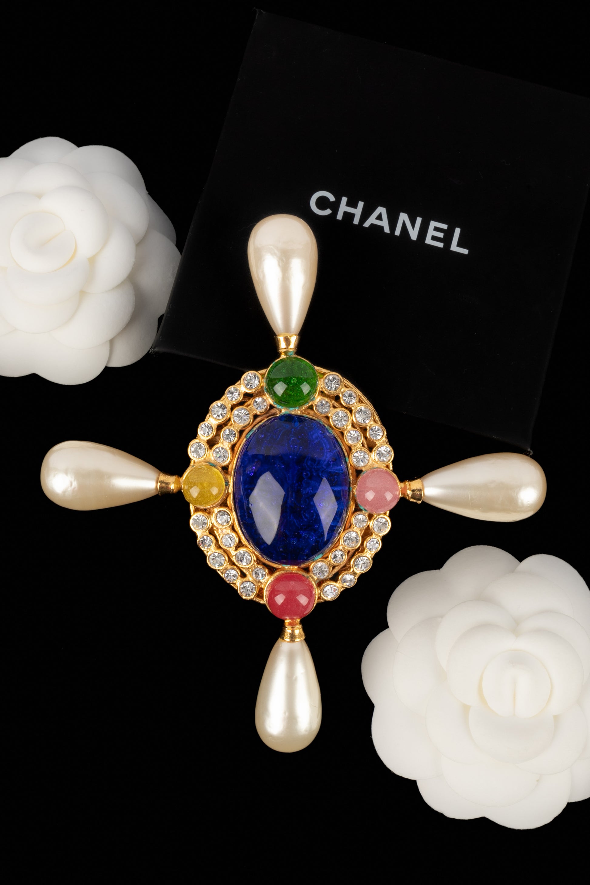 Chanel glass paste impressive brooch