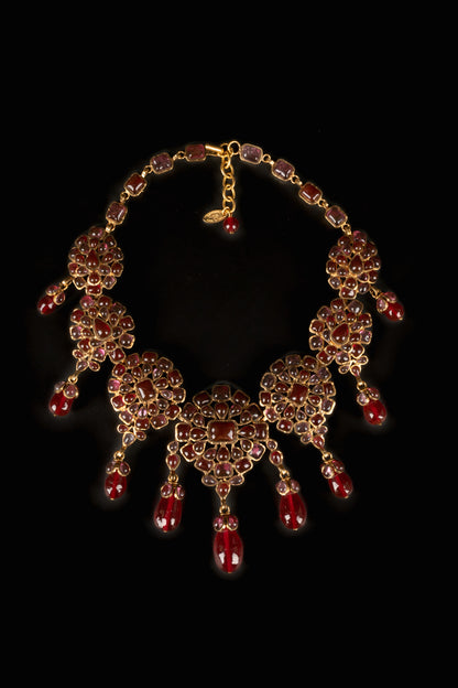 Collier en pâte de verre Chanel