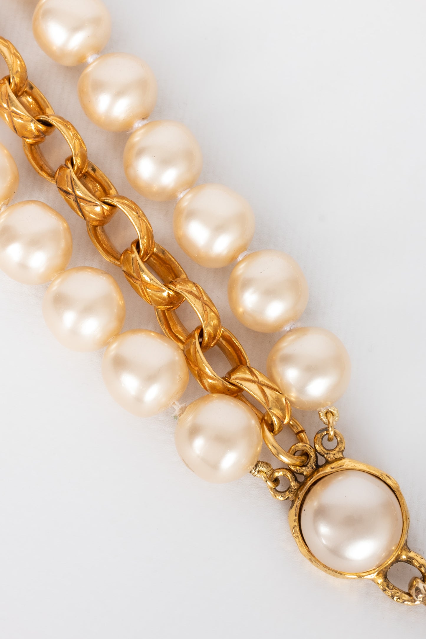 Collier de perles et métal doré Chanel 1990s