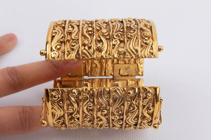 Bracelet manchette dorée Chanel 1980s