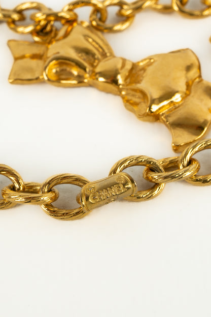 Collier doré Chanel