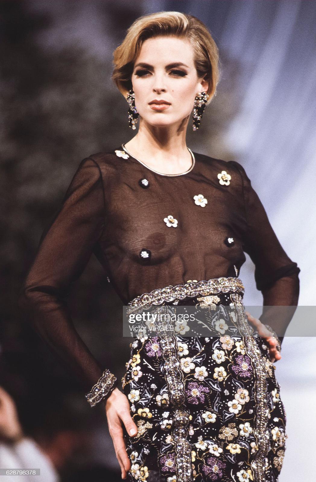 Robe brodée Torrente Haute Couture 1991