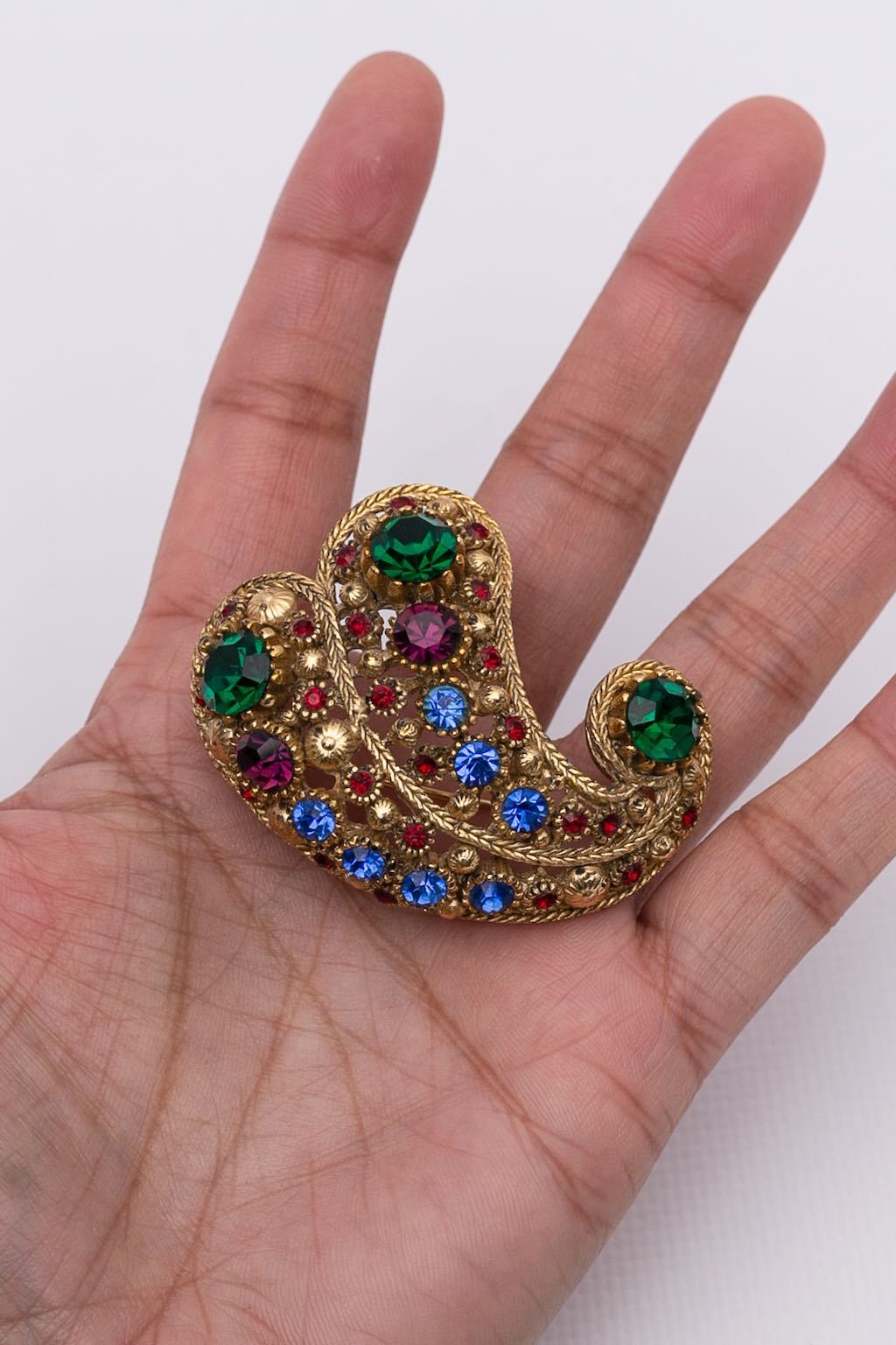 Nina Ricci brooch with rhinestones