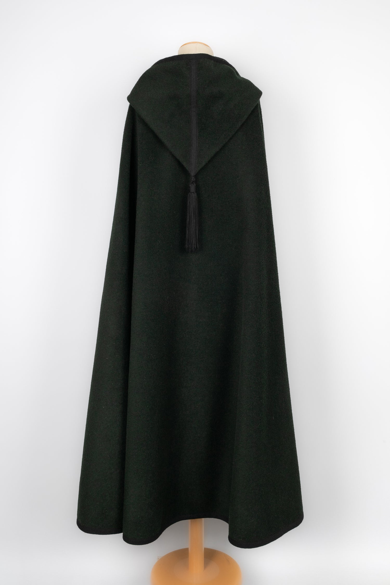 Cape en laine Yves Saint Laurent