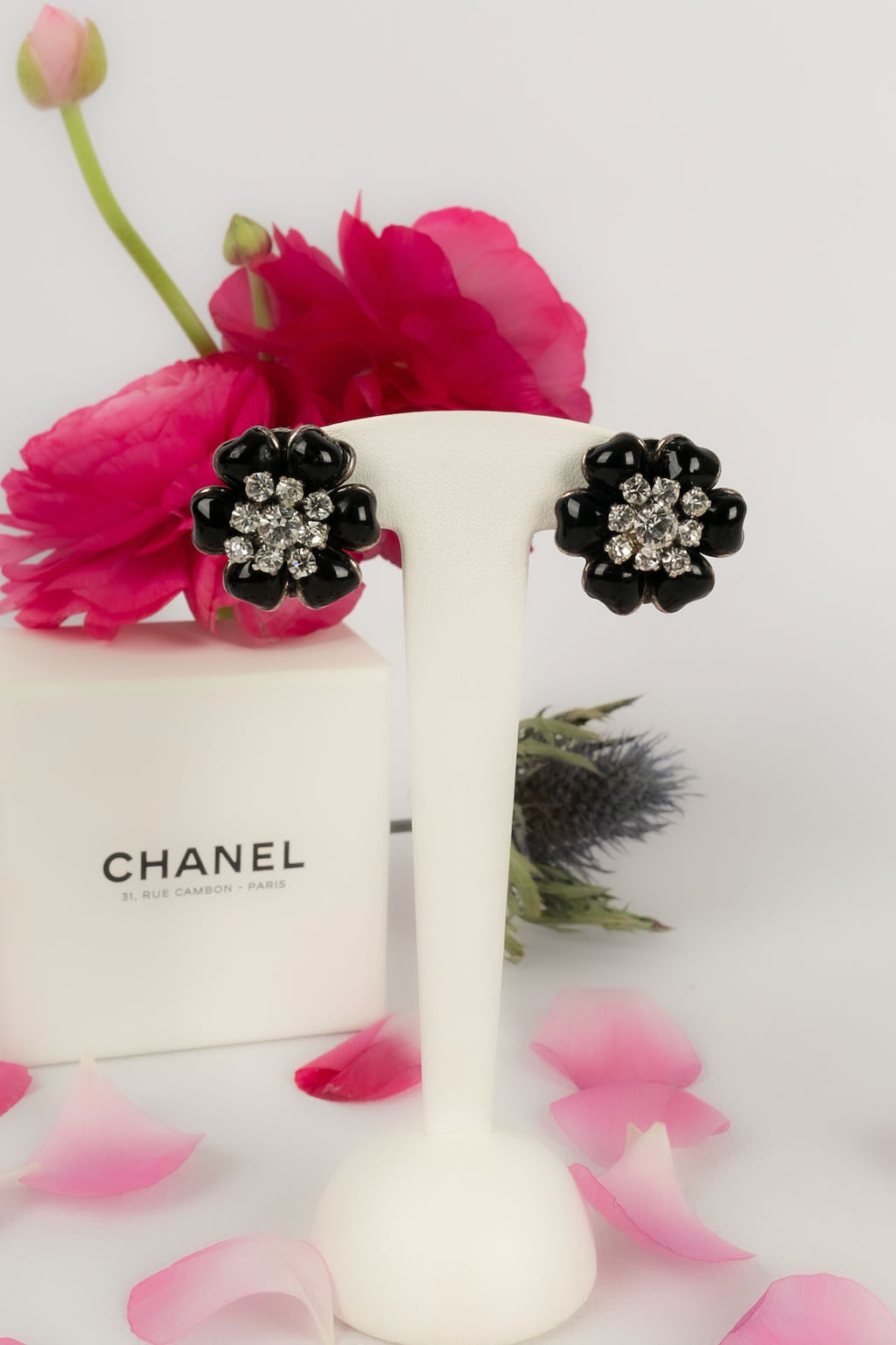 Boucles d'oreilles camélias Chanel