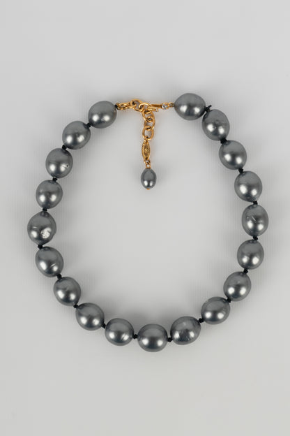 Collier de perles grises Chanel