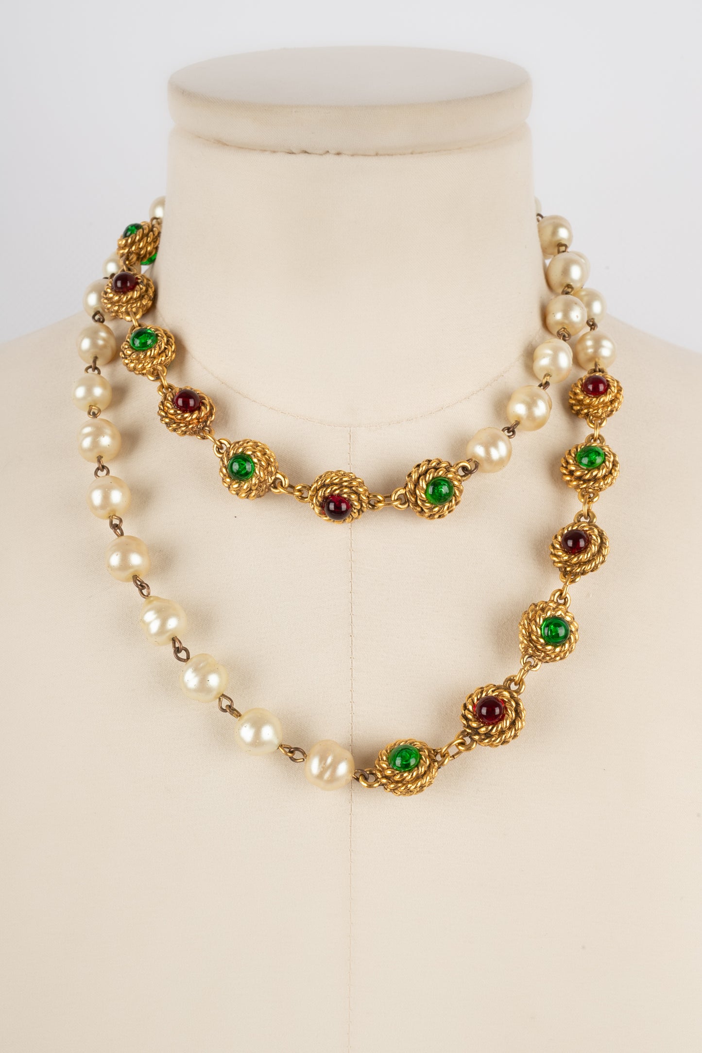 Collier de perles Chanel