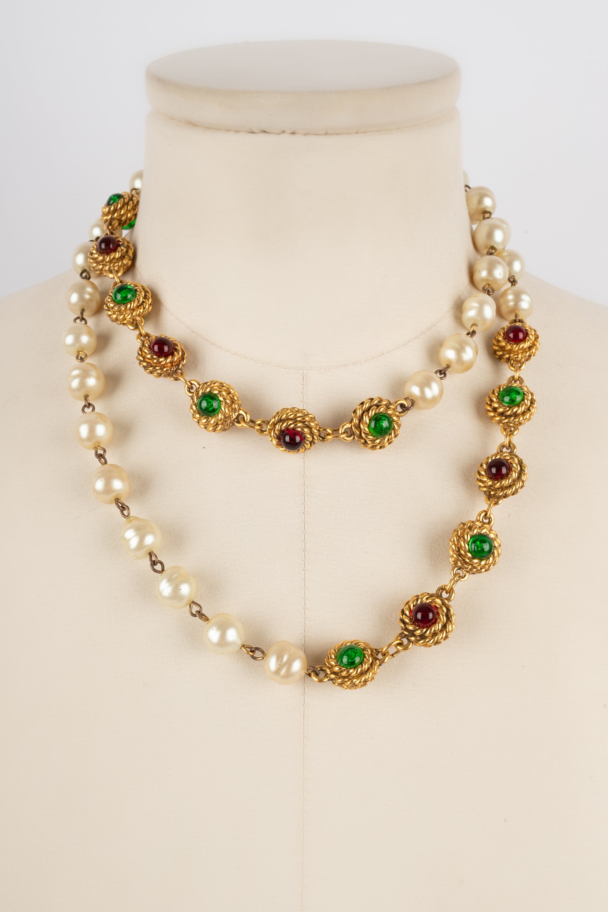 Collier de perles Chanel