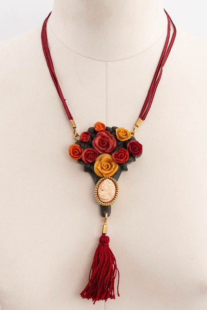 Collier roses Chantal Thomass Défilé