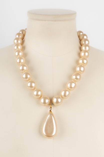 Collier de perles nacrées Chanel 