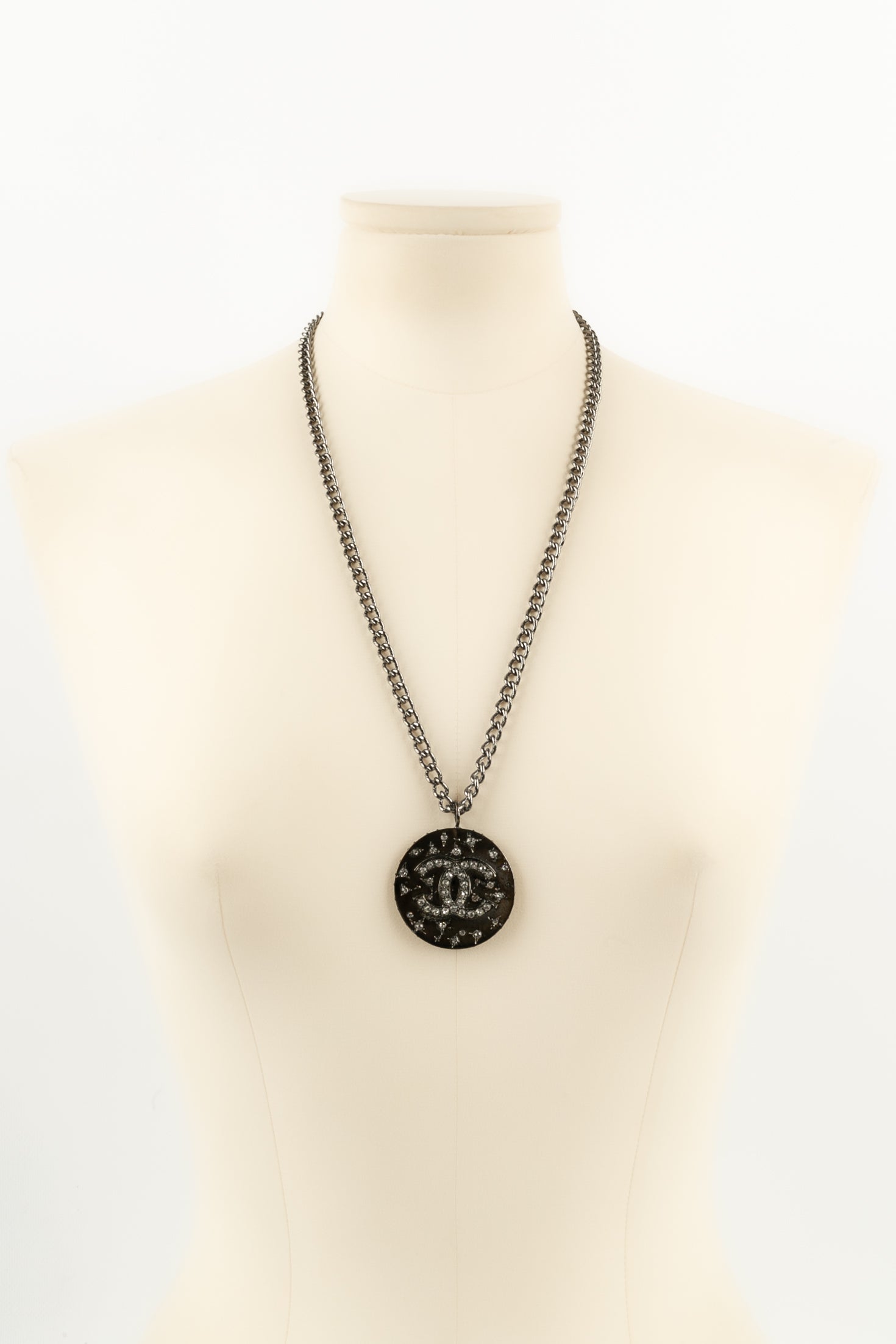 Collier pendentif cc Chanel