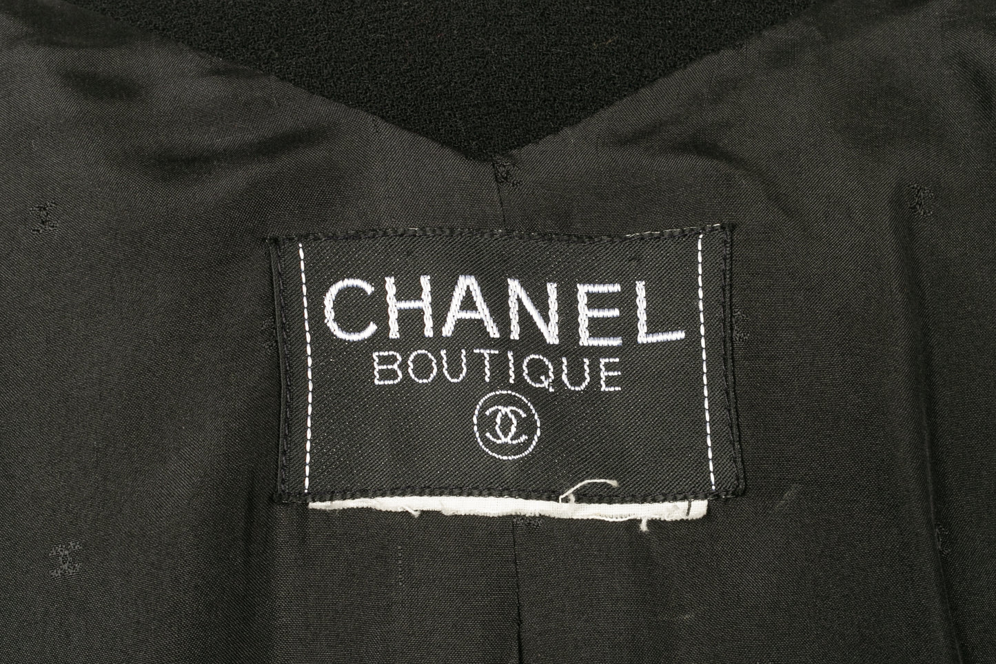 Veste noire Chanel