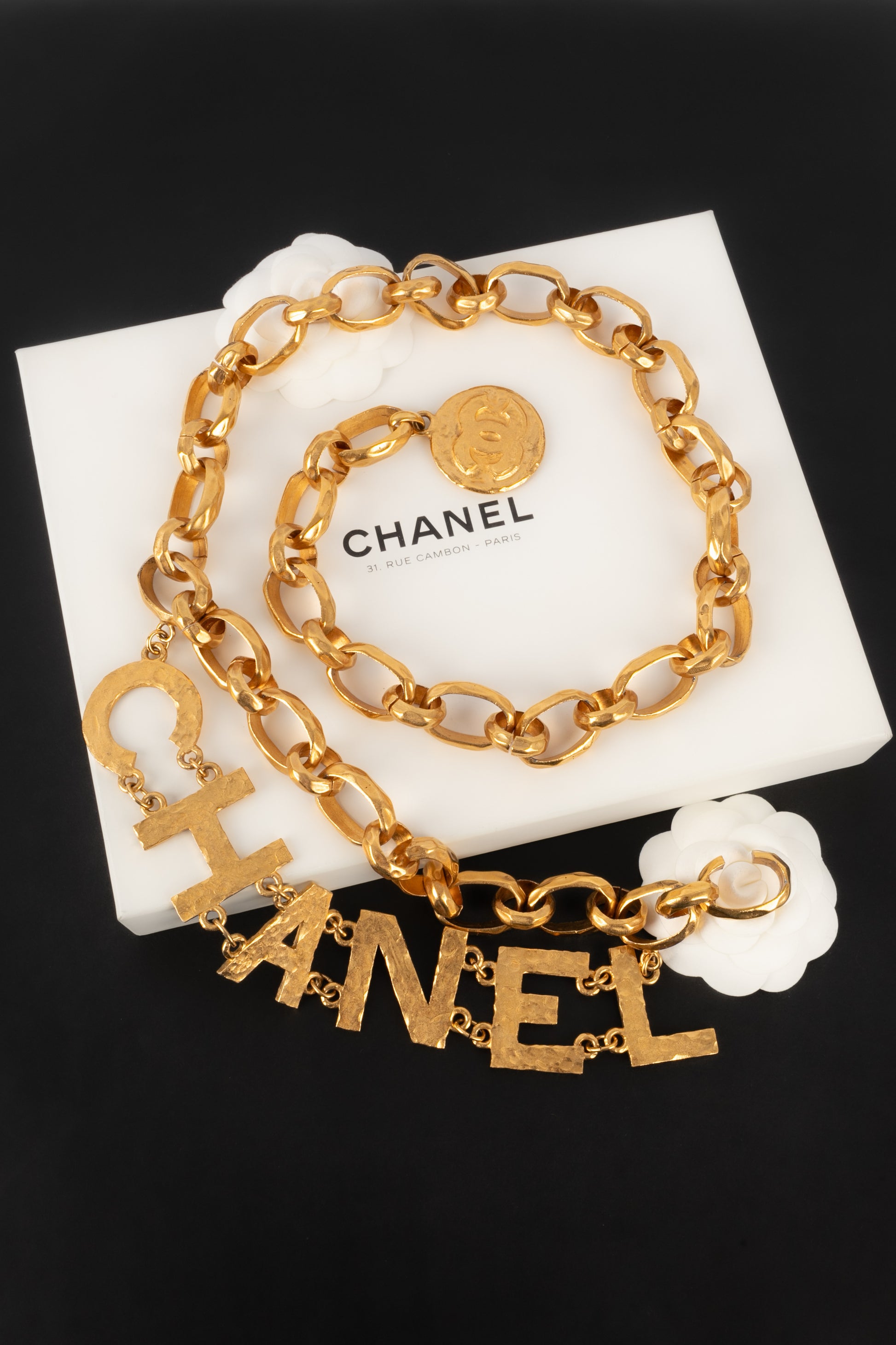 Ceinture dorée Chanel 1993