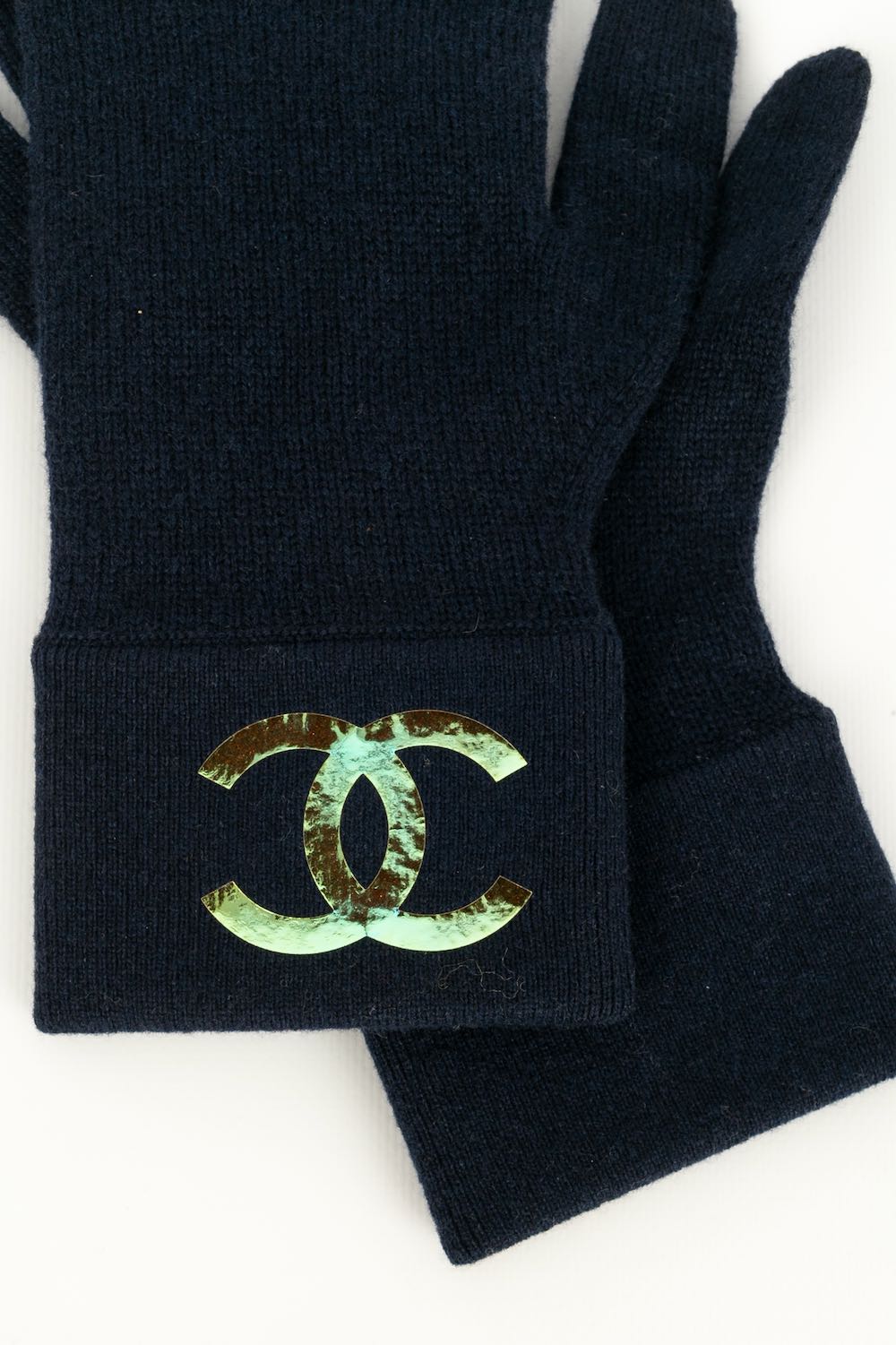 Pinterest:@luxurylife004  Chanel gloves, Chanel handbags, Gloves fashion