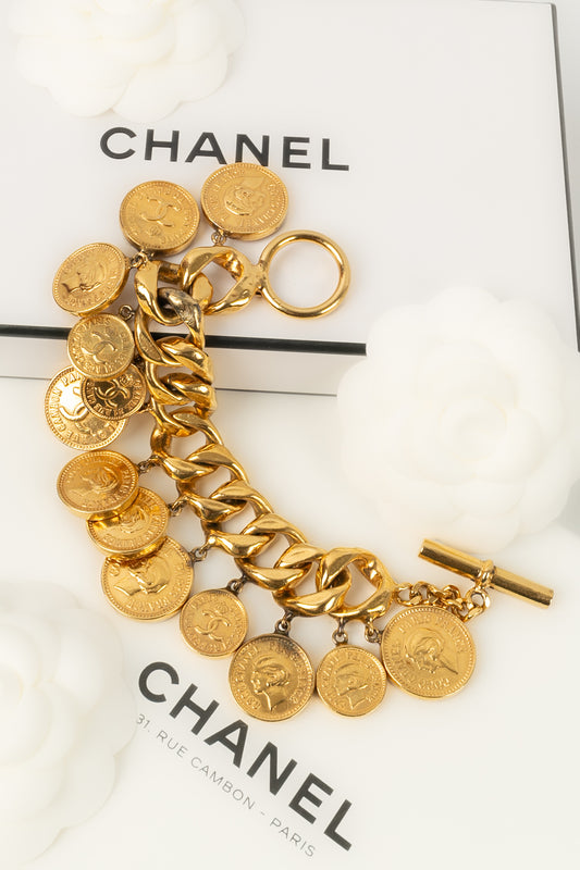 Bracelet doré Chanel