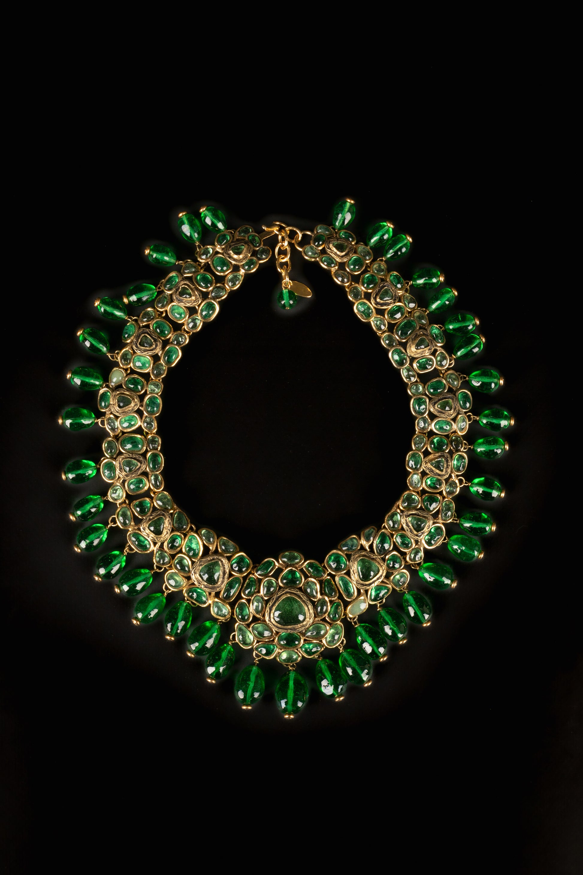 Collier en pâte de verre Chanel