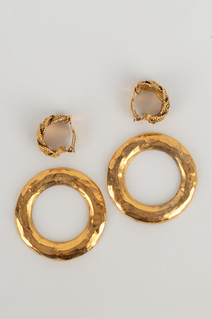 Boucles d'oreilles dorées Chanel