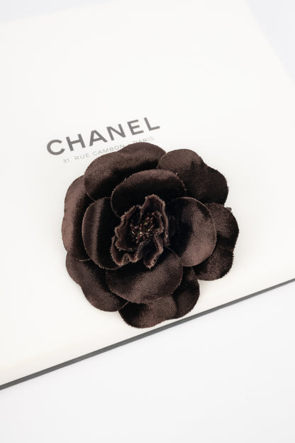 Broche camélia Chanel