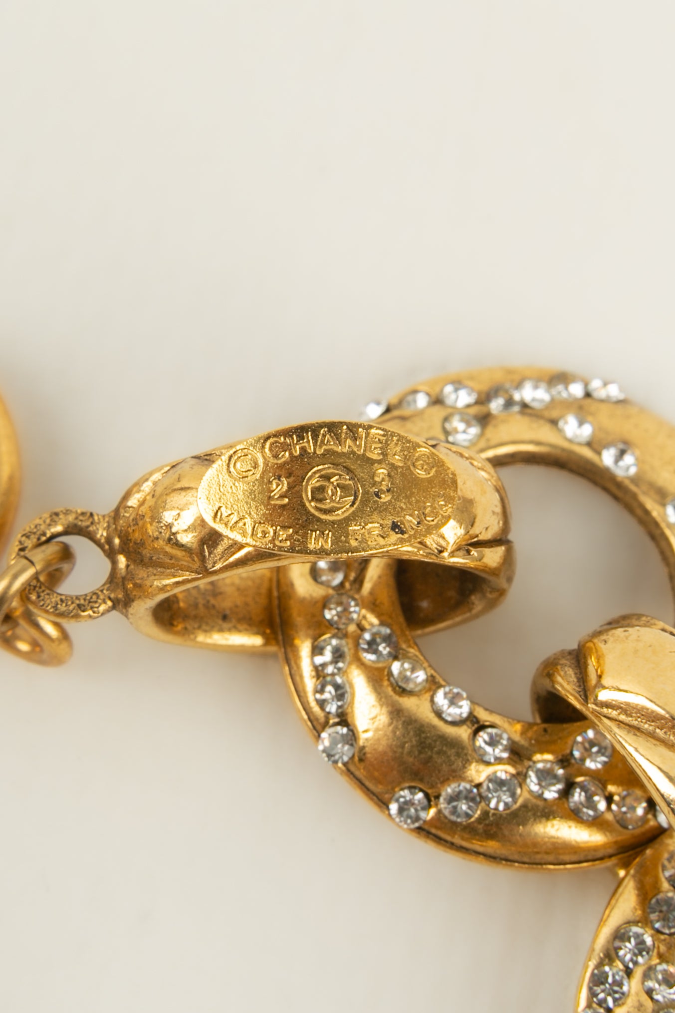 Bracelet doré Chanel 