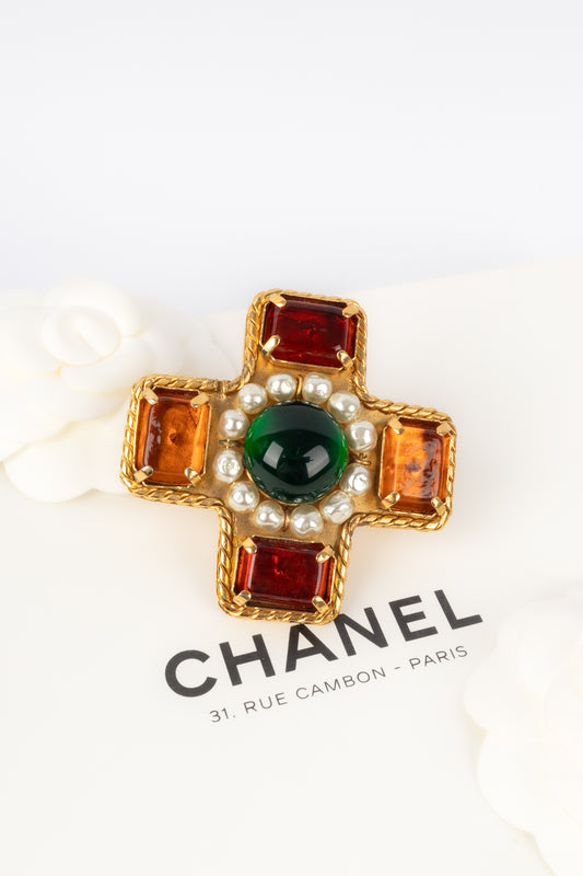 Broche croix Chanel