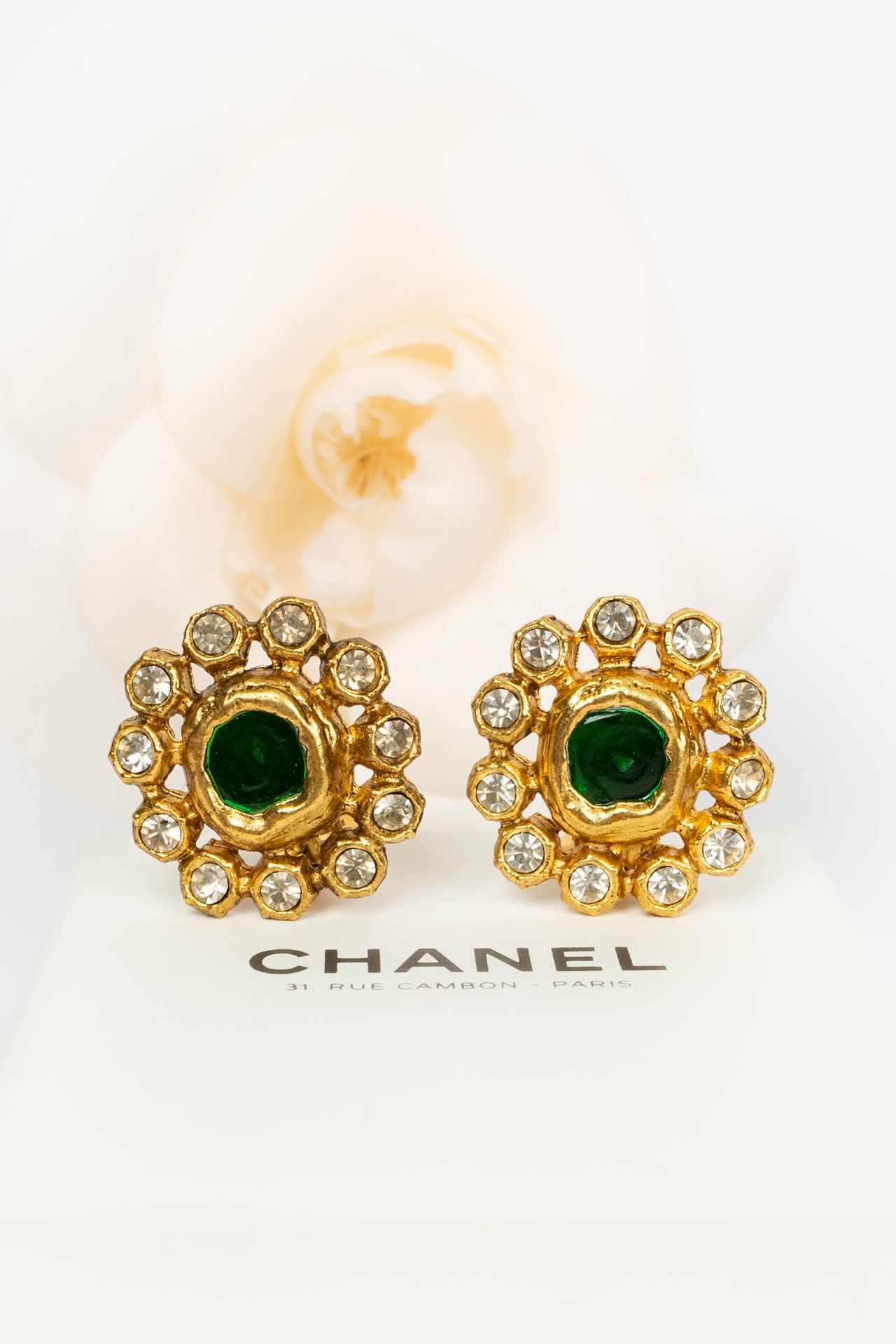 Boucles d'oreilles baroque Chanel