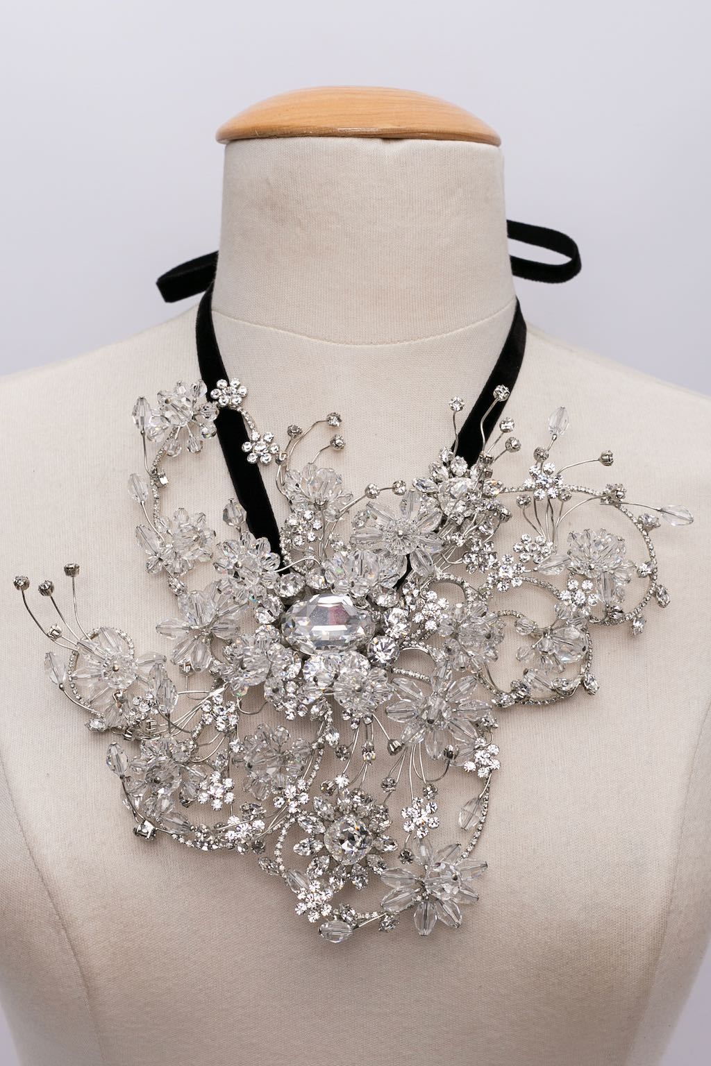 Imposant collier Christian Lacroix Haute Couture