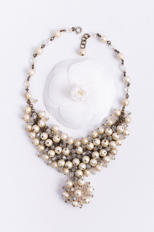 Collier de perles nacrées Chanel (Non signé)