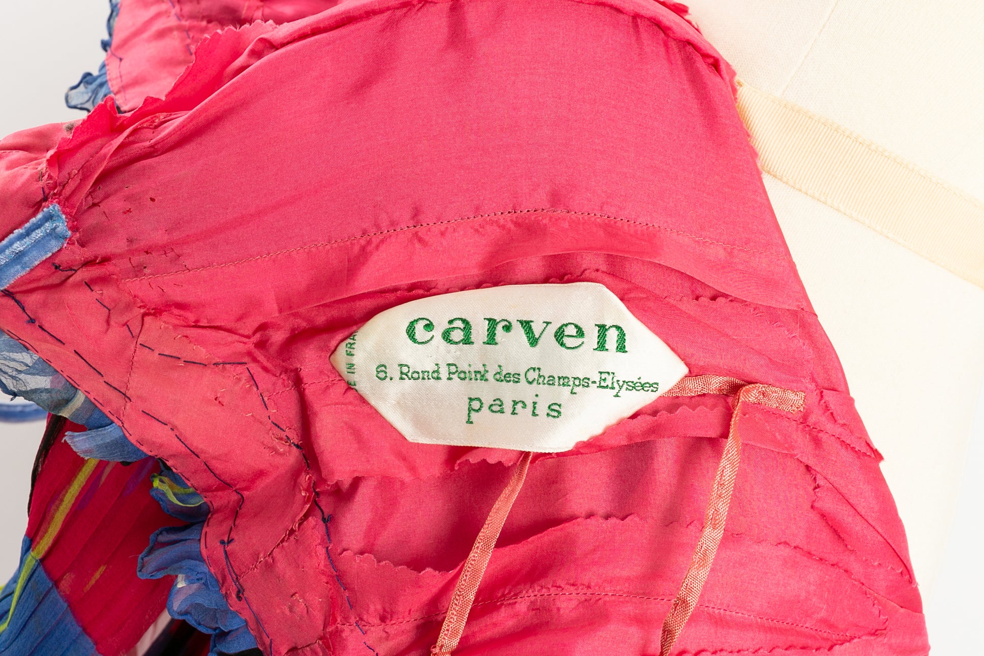 Robe à bretelles en soie plissée Carven
