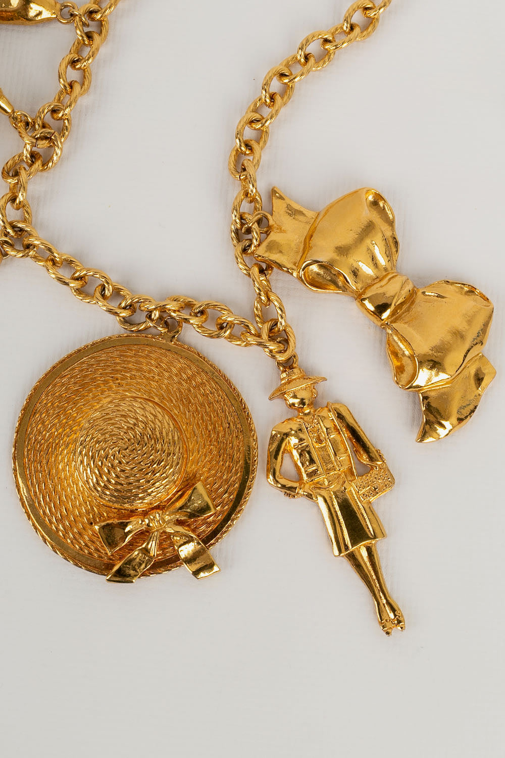 Collier breloques Chanel