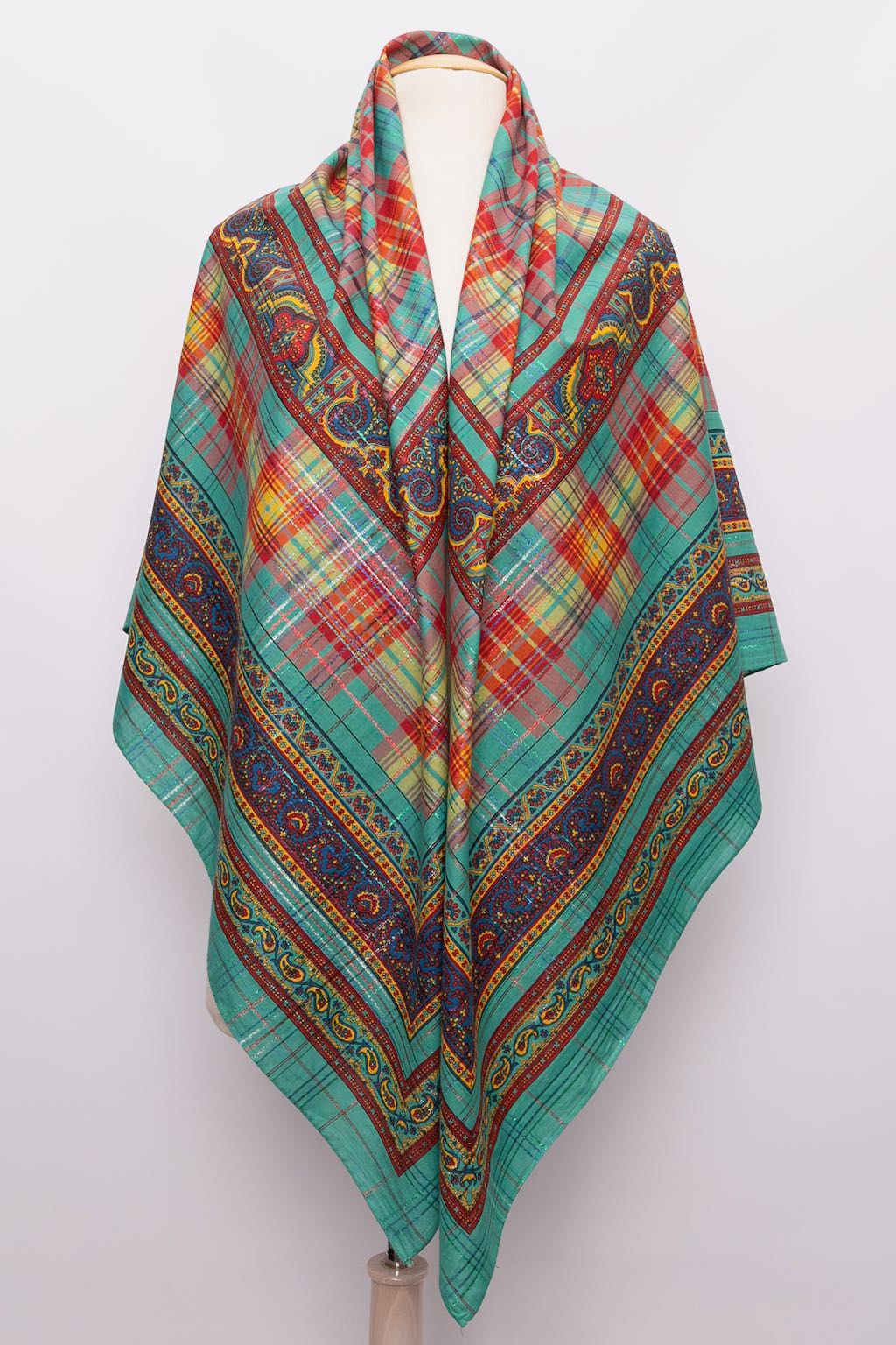 Ysl Foulard Soie Foulard Yves Saint Laurent Hotel Kalinga Echarpe