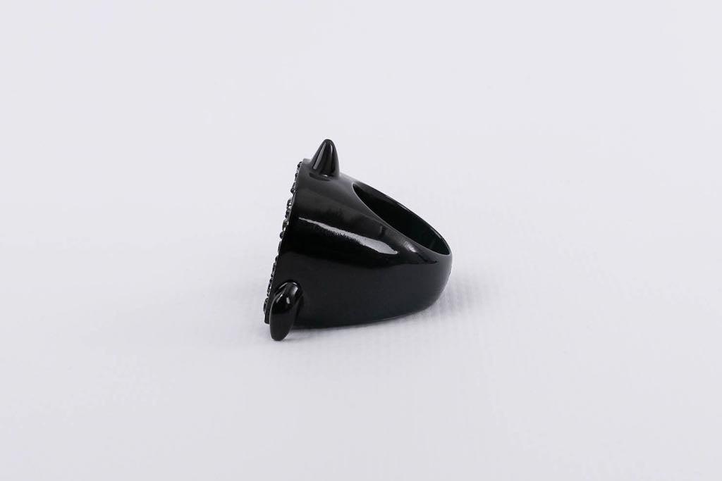 Bague laquée noire Givenchy