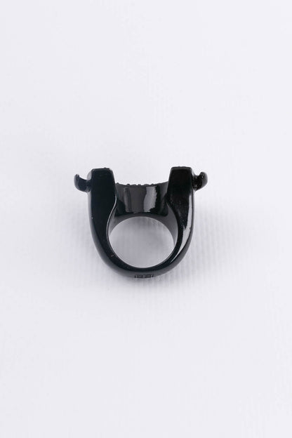 Bague laquée noire Givenchy