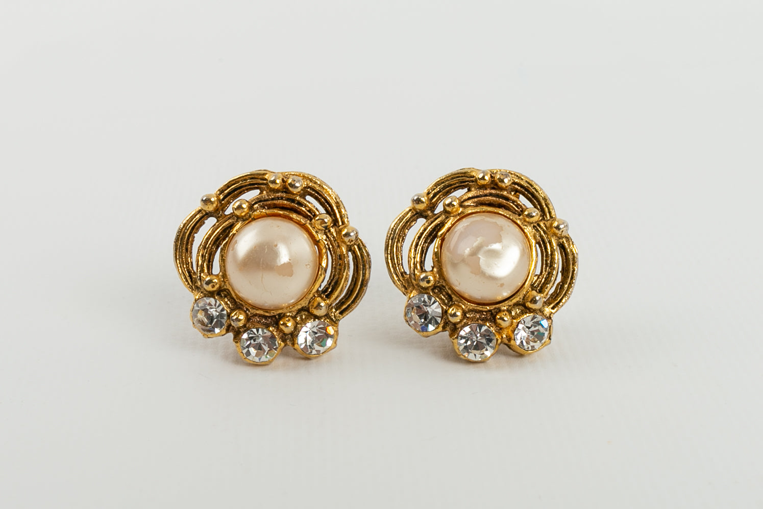 Boucles d'oreilles baroques Chanel