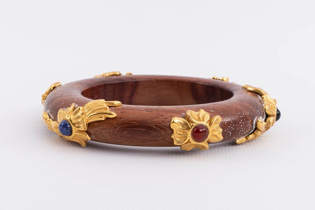 Wooden and hard stones bracelet