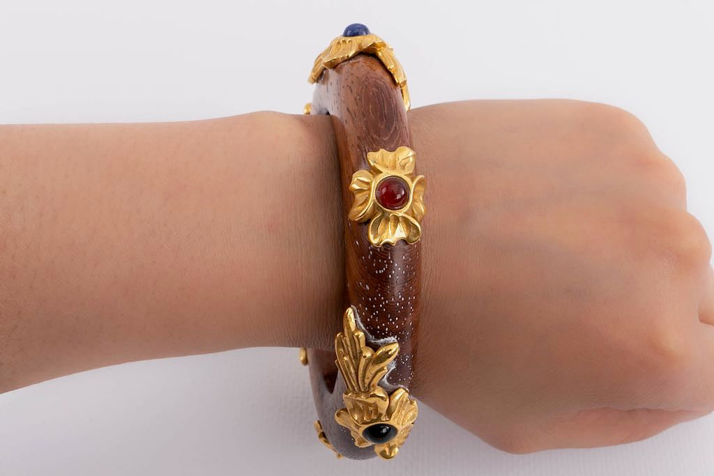 Wooden and hard stones bracelet