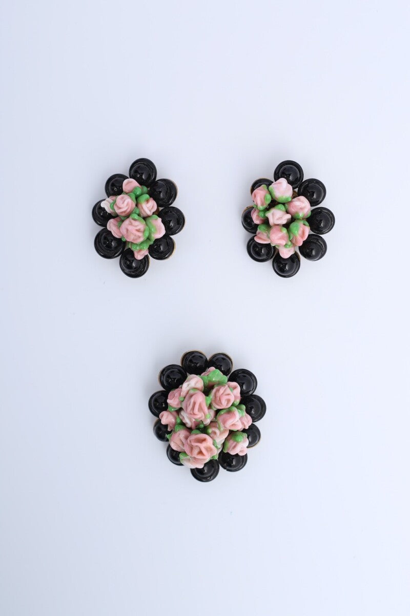 Earrings and brooch set in gilded metal and glass paste representing flowers