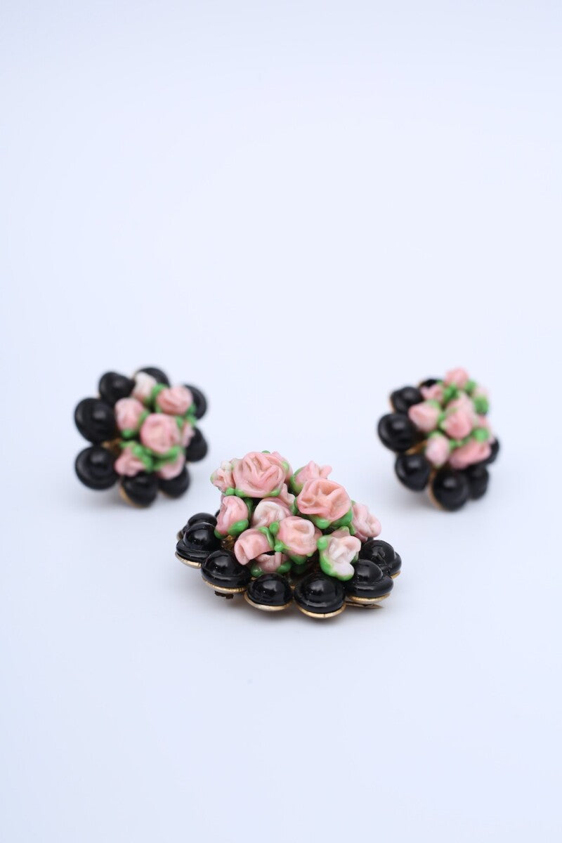 Earrings and brooch set in gilded metal and glass paste representing flowers