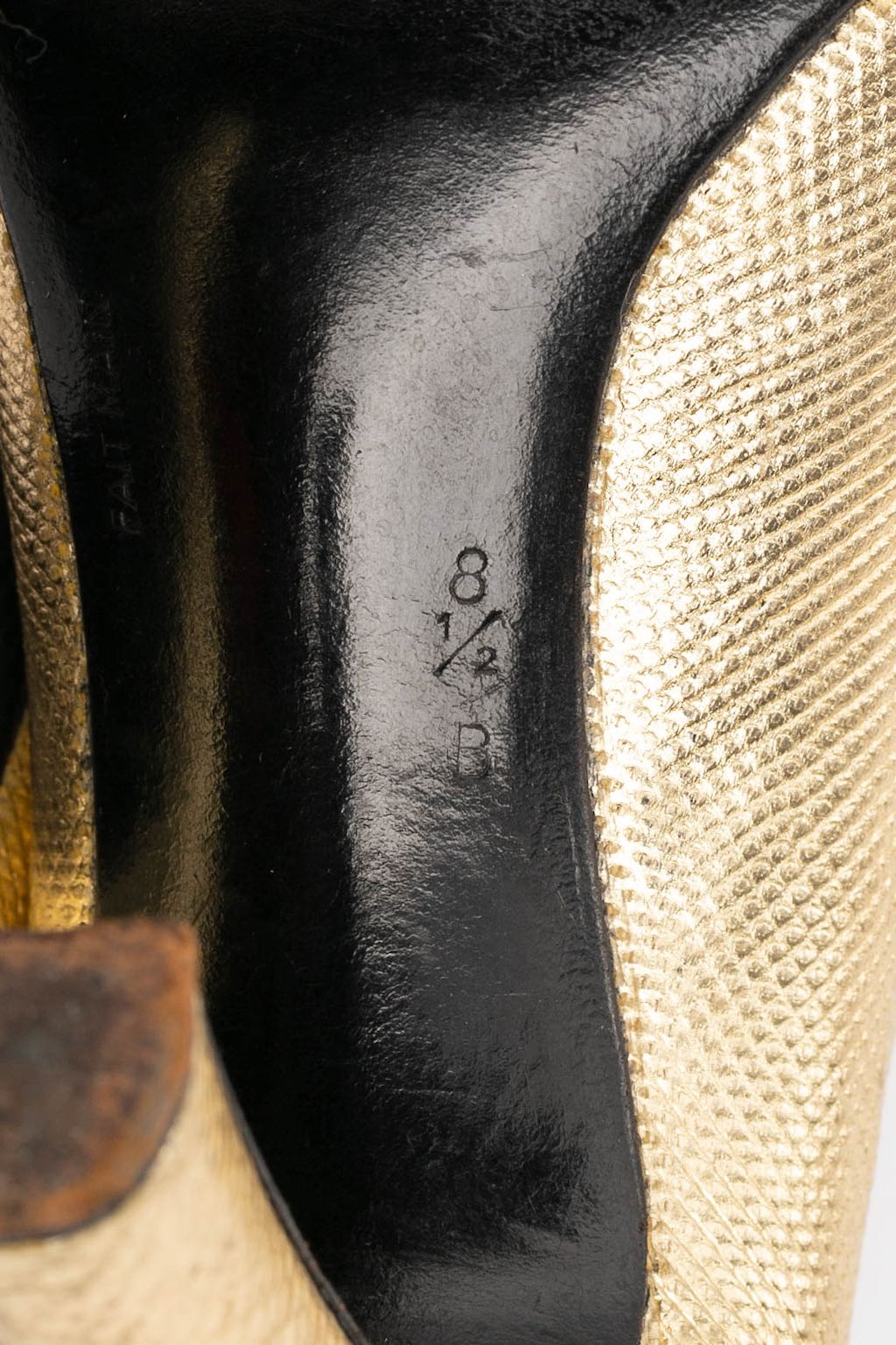 Escarpins en cuir doré Yves Saint Laurent