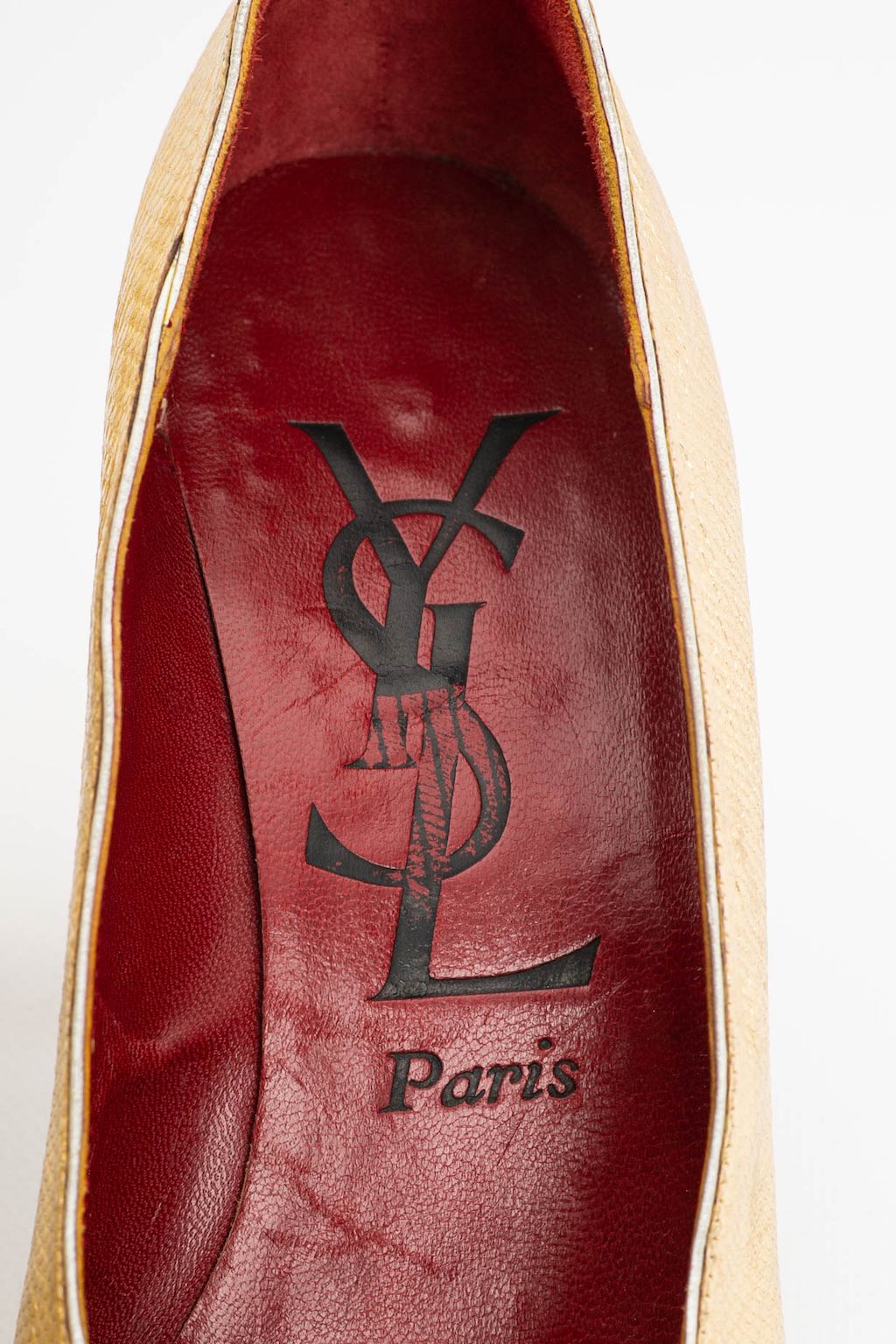 Escarpins en cuir doré Yves Saint Laurent