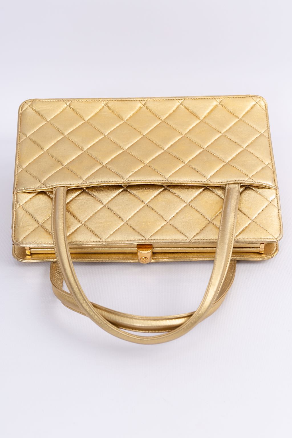 Chanel gold hot sale clutch bag